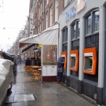 Amsterdam - Voor Amsterdam Albert Cuypstraat is een locatie gebouwd met 3 geldautomaten
