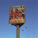 Levob reclamemast - Voor de communicatie van Levob is een reclamemast ingericht op een drukke locatie langs de snelweg